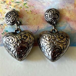 ❤️ Vintage Brighton Inspired Silver-Tone Dangle Heart Earrings – Embossed Design